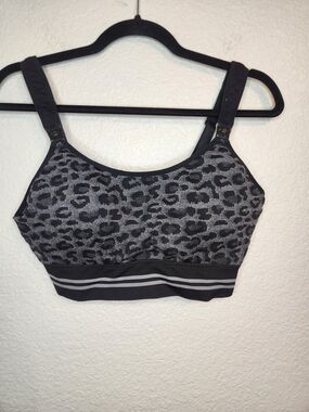 Momcozy 4-in-1 Hands Free Pumping Fixed Padding Nursing Bra XL Black Leopard